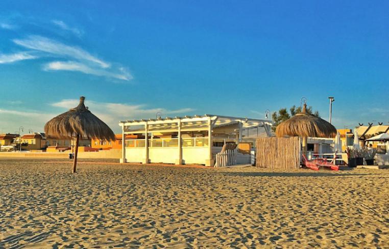 A Few Steps From The Sea Apartment Fiumicino Luaran gambar